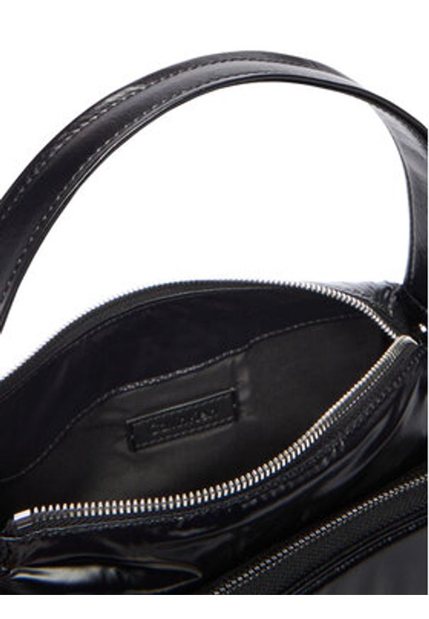 Calvin Klein Torebka Pocket Shiny Nylon Small Bag LV04F3405G Czarny. Kolor: czarny. Materiał: skórzane