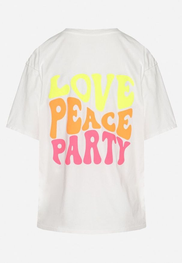Born2be - Biały Bawełniany T-shirt Ozdobiony Nadrukiem Odalva. Okazja: na co dzień, na spacer. Kolor: biały. Materiał: bawełna. Wzór: aplikacja, nadruk. Sezon: lato. Styl: klasyczny, casual