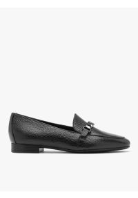 Ryłko - Czarne mokasyny damskie. Nosek buta: okrągły. Kolor: czarny. Materiał: skóra. Szerokość cholewki: normalna. Wzór: aplikacja. Obcas: na obcasie. Styl: street. Wysokość obcasa: średni #1