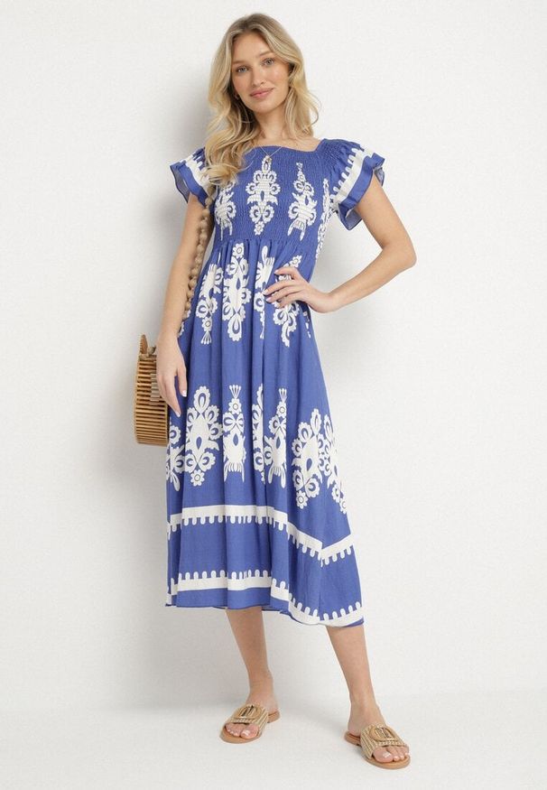 Born2be - Niebieska Wiskozowa Sukienka w Ornamentalne Wzory o Rozkloszowanym Kroju Divessa. Kolor: niebieski. Materiał: wiskoza. Długość rękawa: krótki rękaw. Typ sukienki: proste