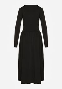 Renee - Czarna Taliowana Sukienka Longsleeve z Wiskozą z Marszczeniem i Dekoltem V Elirie. Okazja: na randkę, na imprezę. Kolor: czarny. Materiał: wiskoza. Długość rękawa: długi rękaw. Typ sukienki: oversize #5