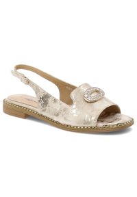 Sandały damskie S.Barski, cholewka ze skóry ekologicznej na płaskiej podeszwie, złote, KV61-6040. Okazja: na co dzień. Kolor: złoty. Materiał: skóra ekologiczna. Sezon: lato. Obcas: na płaskiej podeszwie. Styl: elegancki, casual, wizytowy #1