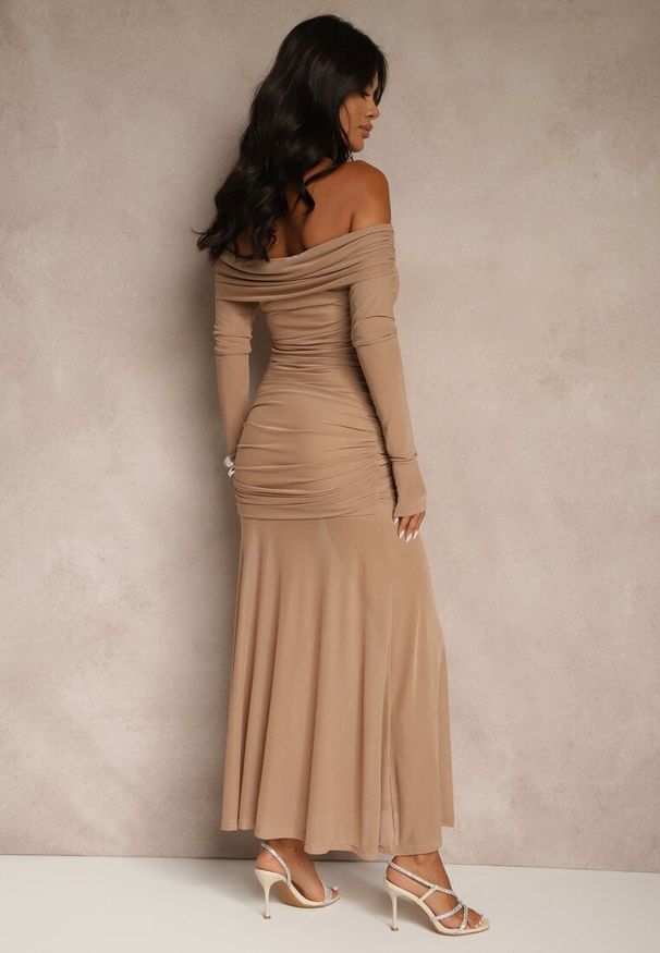 Renee - Ciemnobeżowa Koktajlowa Sukienka z Prześwitującymi Rękawami i Marszczeniem Haludea. Okazja: na imprezę. Kolor: beżowy. Styl: wizytowy