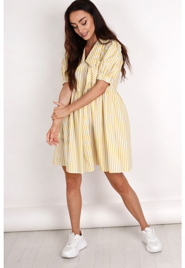 e-margeritka - Sukienka rozkloszowana oversize w paski - żółty, U. Kolor: żółty. Materiał: elastan, materiał, bawełna. Wzór: paski. Typ sukienki: oversize