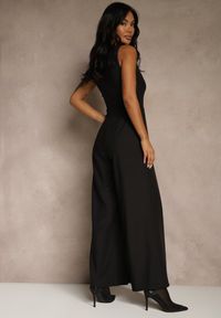 Renee - Czarny Taliowany Kombinezon Ozdobiony Zakładkami Berinola. Okazja: na imprezę. Kolor: czarny. Wzór: aplikacja. Styl: wizytowy, elegancki #4