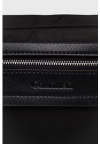 Calvin Klein Saszetka kolor czarny. Kolor: czarny. Materiał: włókno #2