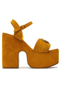 Guess Sandały Clody FLJCLO SUE04 Żółty. Kolor: żółty. Materiał: zamsz, skóra