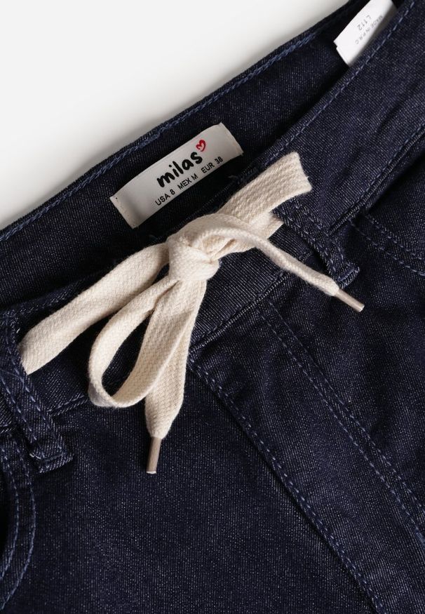 Renee - Niebieskie Jeansy z Bawełny High Waist z Ozdobną Sznurówką w Pasie Ohirvyra. Okazja: na co dzień. Stan: podwyższony. Kolor: niebieski. Styl: casual