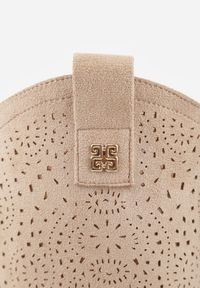 Renee - Ciemnobeżowe Ażurowe Botki z Geometryczną Ozdobą Naeraste. Okazja: na co dzień. Kolor: beżowy. Materiał: jeans. Wzór: geometria, ażurowy, aplikacja. Styl: casual #5