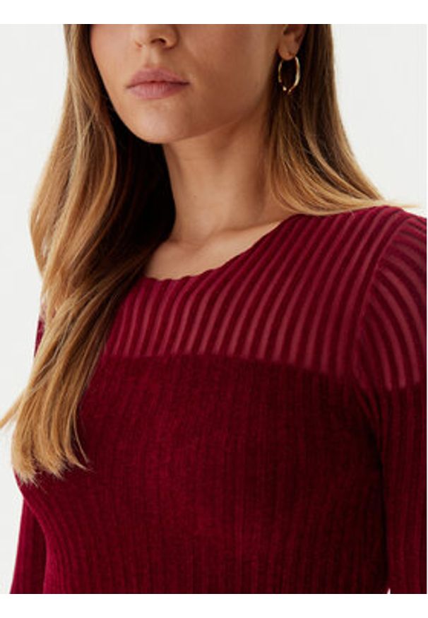 Guess Sukienka dzianinowa W5BK63 Z0890 Czerwony Slim Fit. Kolor: czerwony. Materiał: syntetyk