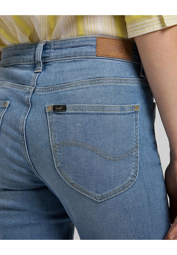 Lee - DAMSKIE SPODNIE JEANSOWE LEE ELLY LIGHT LOU L305QDXJ 112106154