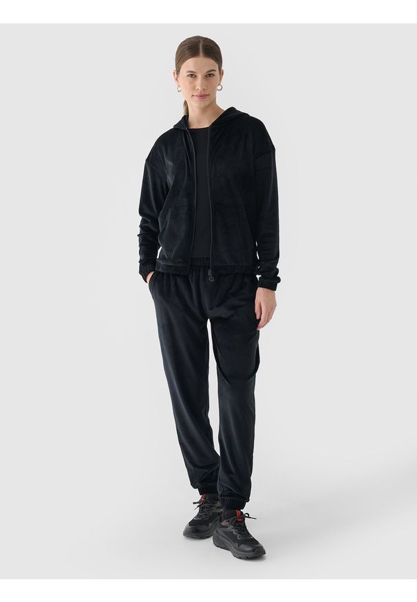4f - 4F Bluza dresowa z weluru rozpinana z kapturem damska - czarna XS. Okazja: na co dzień. Typ kołnierza: kaptur. Kolor: czarny. Materiał: dresówka, welur. Wzór: gładki, jednolity, ze splotem. Styl: sportowy, casual