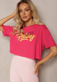 Renee - Fuksjowy Krótki T-shirt z Bawełny z Nadrukiem na Przodzie Questa. Kolor: różowy. Materiał: bawełna. Długość: krótkie. Wzór: nadruk #1