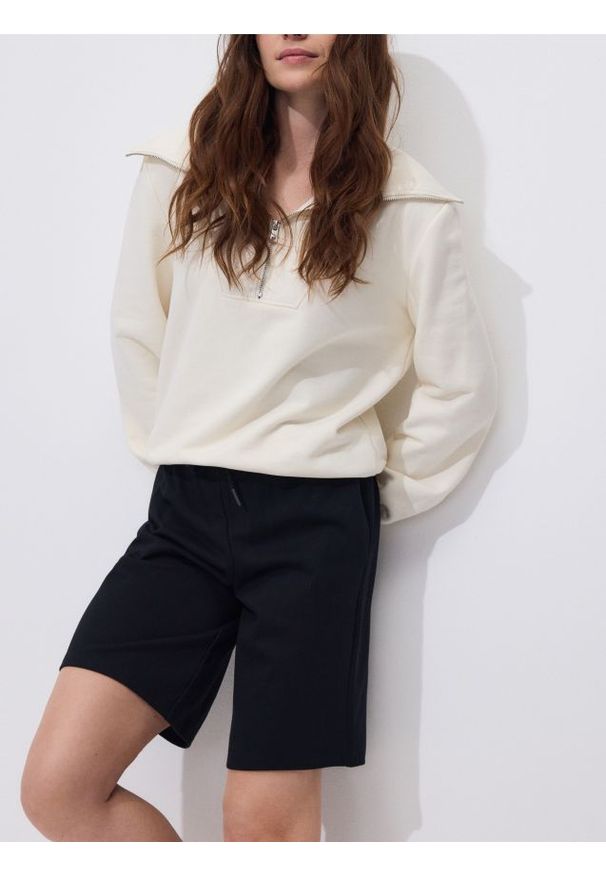 Reserved - Bawełniane szorty - czarny. Kolor: czarny. Materiał: bawełna