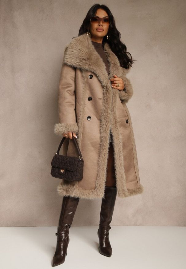 Renee - Ciemnobeżowy Dwurzędowy Płaszcz Futerko o Dwustronnym Kroju z Kołnierzem Nalaneva. Okazja: na imprezę, na co dzień. Kolor: beżowy. Materiał: futro. Styl: casual, klasyczny, elegancki