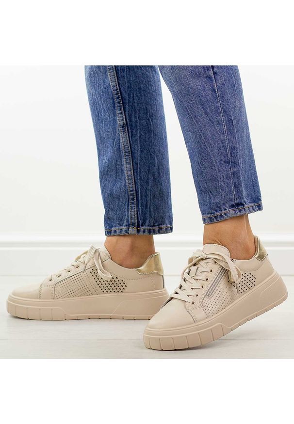 Beżowe skórzane półbuty damskie Jezzi 9778. Okazja: na co dzień. Nosek buta: okrągły. Kolor: beżowy. Materiał: skóra. Sezon: wiosna, jesień, lato. Obcas: na platformie. Styl: casual, klasyczny, sportowy