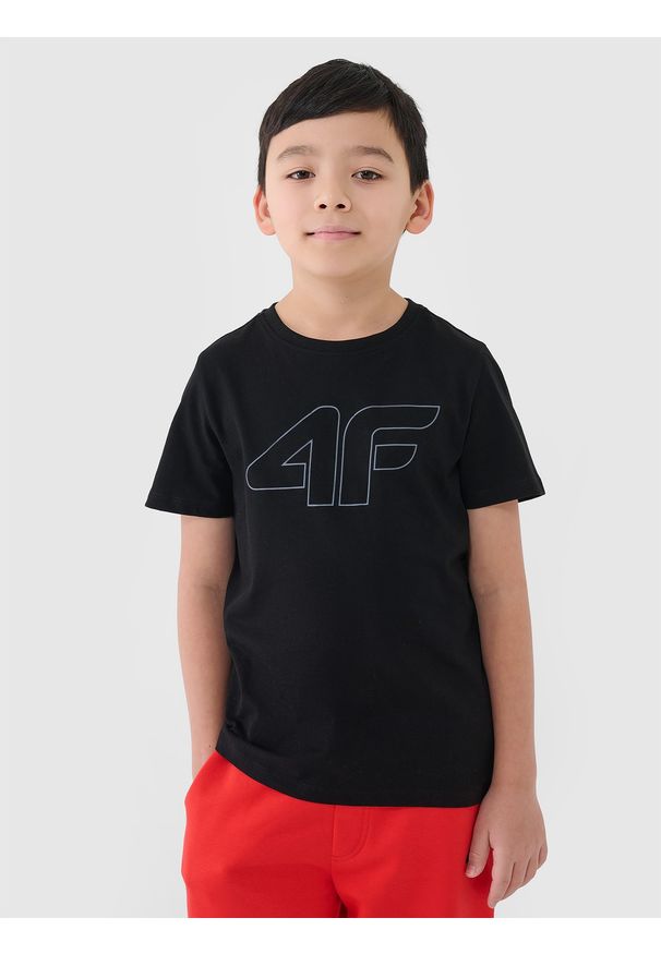 4f - 4F T-shirt z nadrukiem chłopięcy - czarny 140 (9-10 lat). Okazja: na co dzień. Kolor: czarny. Materiał: bawełna, dzianina, jersey. Długość rękawa: krótki rękaw. Długość: krótkie. Wzór: nadruk. Sezon: lato. Styl: klasyczny, casual, sportowy