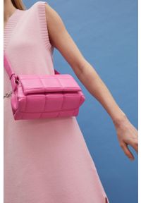 medicine - Medicine torebka kolor różowy. Kolor: różowy. Materiał: pikowane. Rodzaj torebki: na ramię