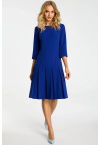 MOE - Elegancka sukienka z obniżoną talią i kontrafałdami chabrowa. Kolor: niebieski. Styl: elegancki #4