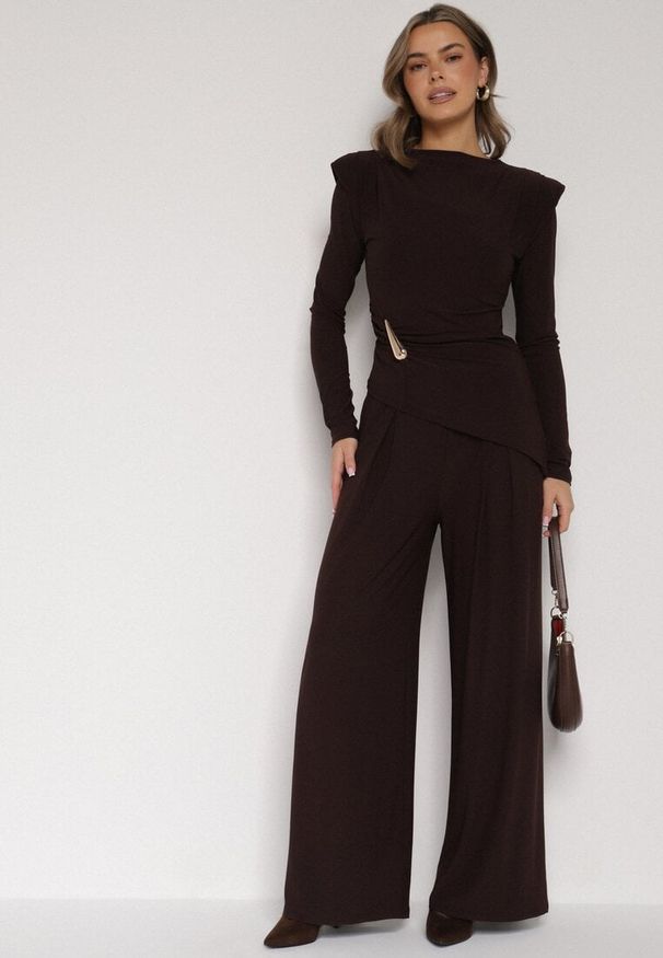 Born2be - Brązowy Elegancki Komplet Szerokie Spodnie i Bluzka z Usztywnianymi Ramionami Sewesta. Kolor: brązowy