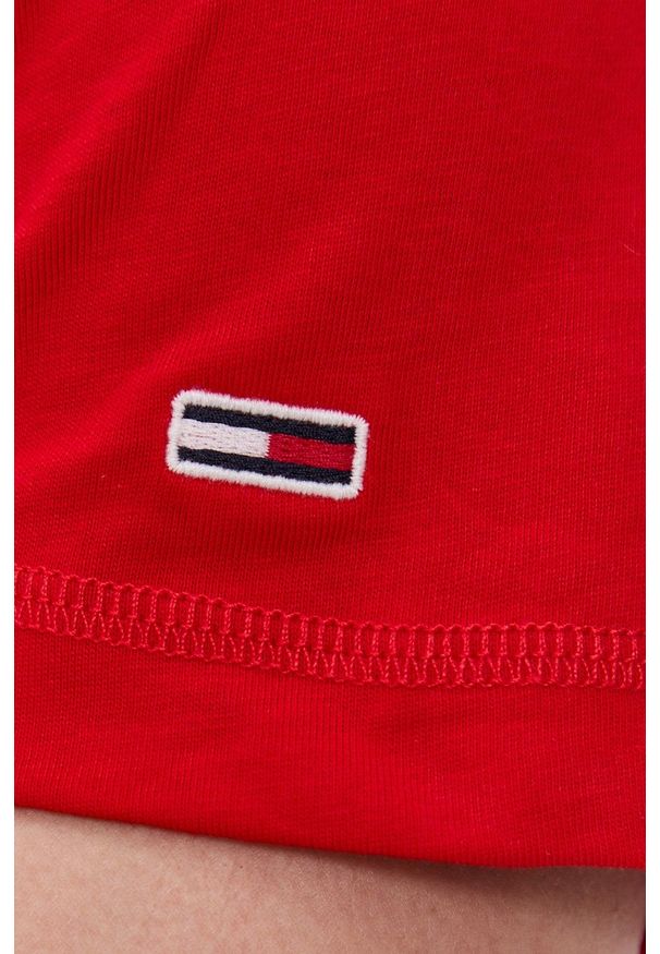 Tommy Jeans - T-shirt bawełniany. Okazja: na co dzień. Kolor: czerwony. Materiał: bawełna. Wzór: gładki. Styl: casual