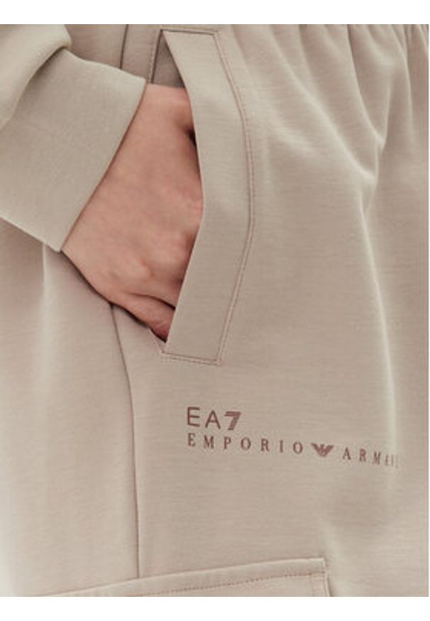 EA7 Emporio Armani Spodnie dresowe 7W000282 AF12501 U6155 Beżowy Loose Fit. Kolor: beżowy. Materiał: syntetyk