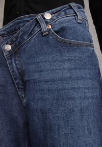 Renee - Niebieskie Asymetryczne Jeansy Wide Leg High Waist z Bawełny Leoira. Okazja: na co dzień. Stan: podwyższony. Kolor: niebieski. Styl: casual #6