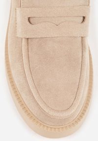 Renee - Ciemnobeżowe Mokasyny Ozdobione z Przodu Paskiem Jelzivis. Okazja: na co dzień. Zapięcie: pasek. Kolor: beżowy. Materiał: jeans. Wzór: aplikacja. Sezon: wiosna, lato. Styl: casual, elegancki #6