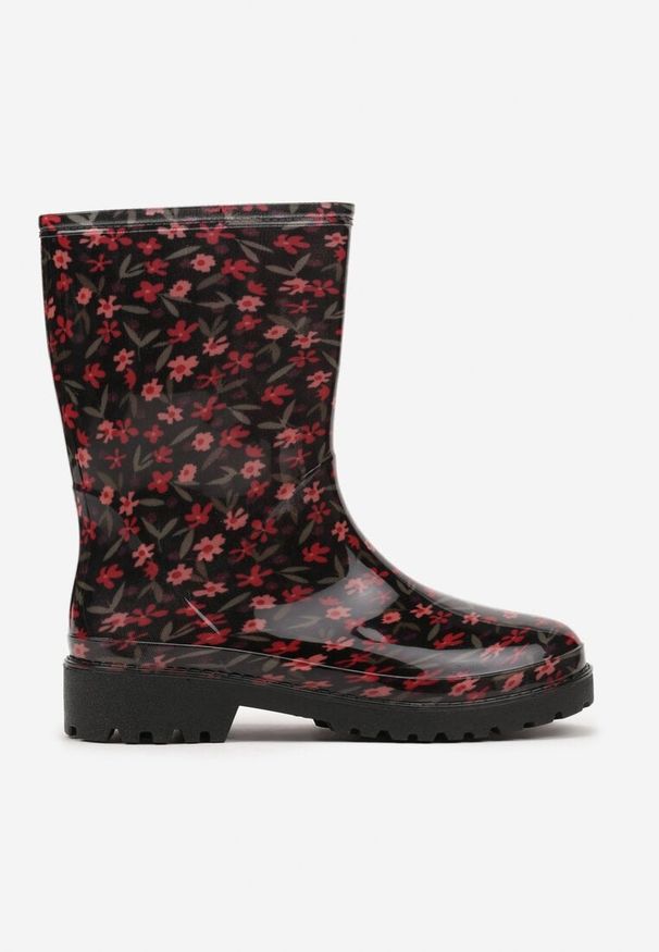 Born2be - Czarno-Czerwone Kalosze z Kwiatowym Wzorem Sovloris. Okazja: na co dzień. Zapięcie: bez zapięcia. Kolor: czarny. Materiał: jeans. Wzór: kwiaty. Obcas: na obcasie. Styl: boho, klasyczny, casual. Wysokość obcasa: niski