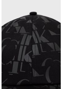 Calvin Klein Jeans czapka bawełniana kolor czarny wzorzysta. Kolor: czarny. Materiał: bawełna