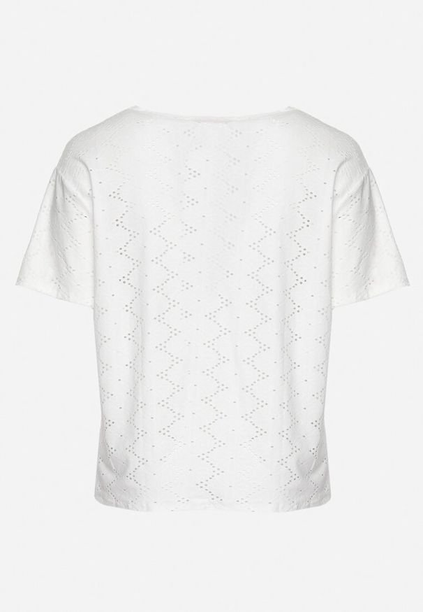 Born2be - Biały Klasyczny Ażurowy T-shirt z Krótkim Rękawem Ninnia. Okazja: na spotkanie biznesowe, na co dzień. Kolor: biały. Materiał: jeans. Długość rękawa: krótki rękaw. Długość: krótkie. Wzór: ażurowy. Styl: klasyczny
