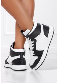 Casu - Białe buty sportowe sznurowane casu nb531p. Kolor: czarny, wielokolorowy, biały