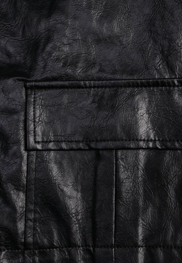 Renee - Czarna Kurtka Ramoneska Bomber z Kieszeniami z Klapami Nealira. Okazja: na co dzień. Kolor: czarny. Materiał: skóra, poliester. Styl: rockowy, casual