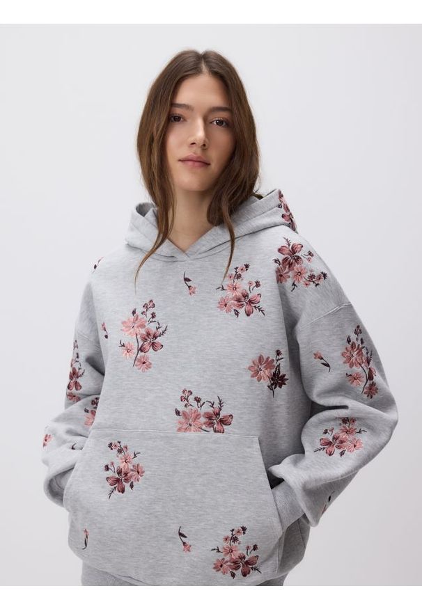 Reserved - Bluza z haftowanym wzorem - jasnoszary. Kolor: szary. Materiał: bawełna, dzianina. Wzór: haft