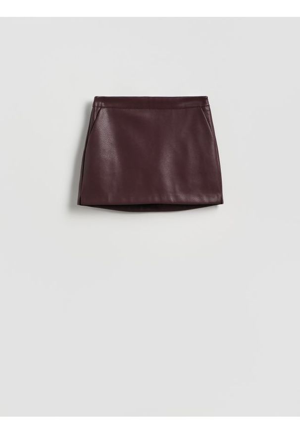 Reserved - Spódnico-szorty z imitacji skóry - mahoniowy. Kolor: brązowy. Materiał: skóra