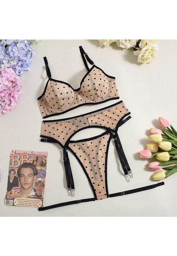 Intica - Komplet bielizny w kropki z regulowanymi ramiączkami na romantyczne wieczory Nynke. Kolor: beżowy. Materiał: materiał. Wzór: kropki