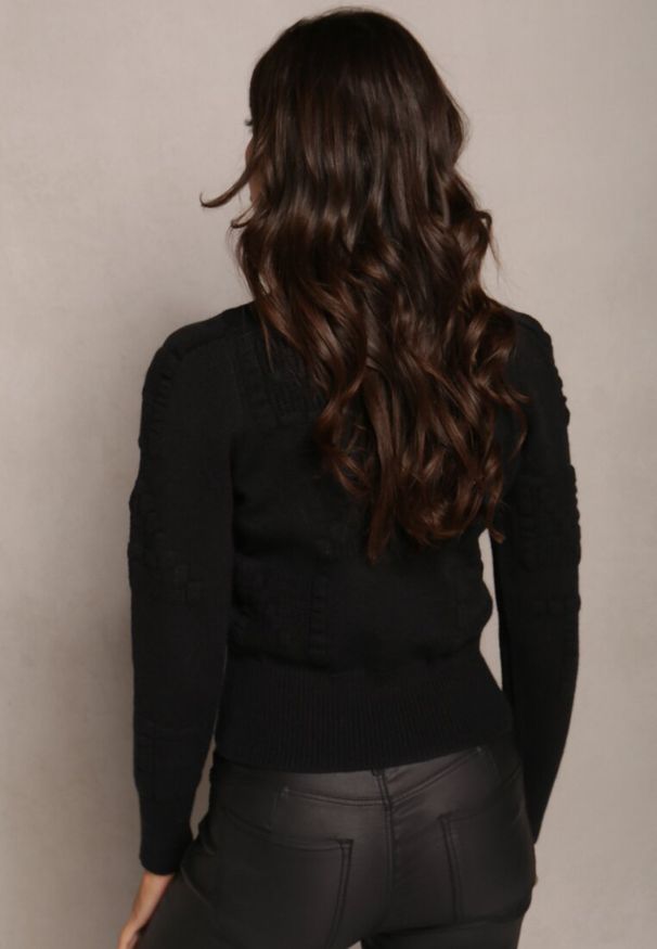 Renee - Czarny Wiskozowy Kardigan ze Ściągaczami Zapinany na Guziki Genadia. Kolor: czarny. Materiał: wiskoza. Wzór: jednolity