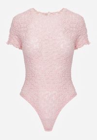 Renee - Różowe Body z Koronki z Krótkim Rękawem Dorilie. Okazja: na co dzień. Kolor: różowy. Materiał: koronka. Długość rękawa: krótki rękaw. Długość: krótkie. Wzór: koronka. Styl: casual, elegancki #5
