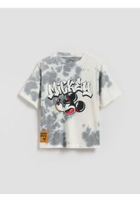 Reserved - Bawełniany t-shirt Mickey Mouse - złamana biel. Materiał: bawełna. Wzór: motyw z bajki