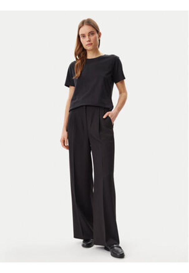 Calvin Klein Spodnie materiałowe Travel Twill K20K208214 Czarny Wide Leg. Kolor: czarny. Materiał: syntetyk