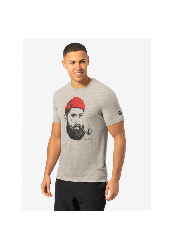 Koszulka z krótkim rękawkiem męska SUPER.NATURAL SN Sailor Tee. Kolor: szary, zielony, wielokolorowy. Długość rękawa: krótki rękaw. Długość: krótkie