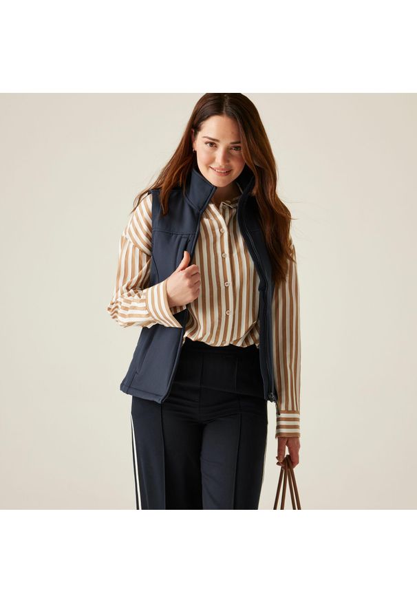 Regatta - Kamizelka robocza softshellowa damska Flux. Kolor: niebieski. Materiał: softshell. Długość rękawa: bez rękawów. Sport: turystyka piesza