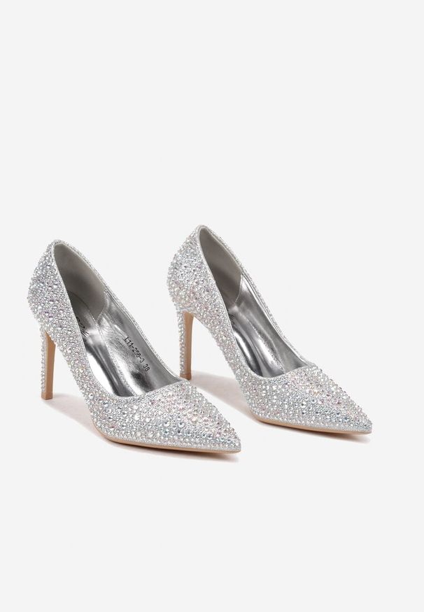 Renee - Srebrne Eleganckie Szpilki Wykończone Cyrkoniami Ivilta. Okazja: na spotkanie biznesowe. Kolor: srebrny. Obcas: na szpilce. Styl: elegancki. Wysokość obcasa: średni