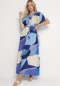 Born2be - Niebieska Sukienka Rozkloszowana z Wiskozy w Geometryczny Wzór z Paskiem Ranislla. Okazja: na co dzień. Typ kołnierza: dekolt w serek. Kolor: niebieski. Materiał: wiskoza. Długość rękawa: krótki rękaw. Wzór: geometria. Styl: casual, elegancki #1