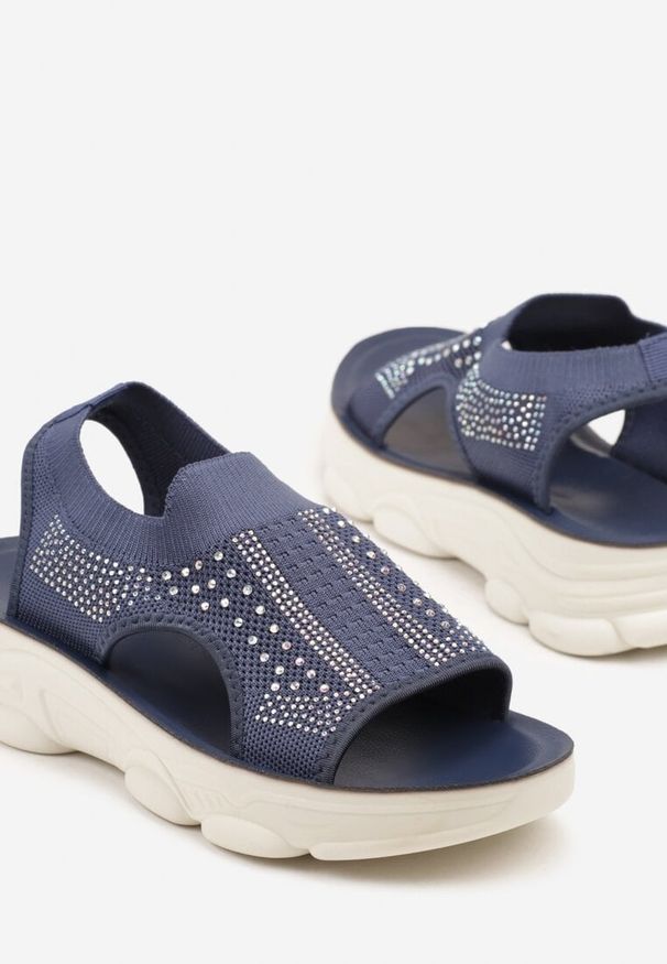 Born2be - Niebieskie Sandały Sportowe z Elastyczną Cholewką na Grubej Podeszwie Lirasette. Okazja: na spacer, na co dzień. Kolor: niebieski. Materiał: jeans. Sezon: lato. Styl: sportowy