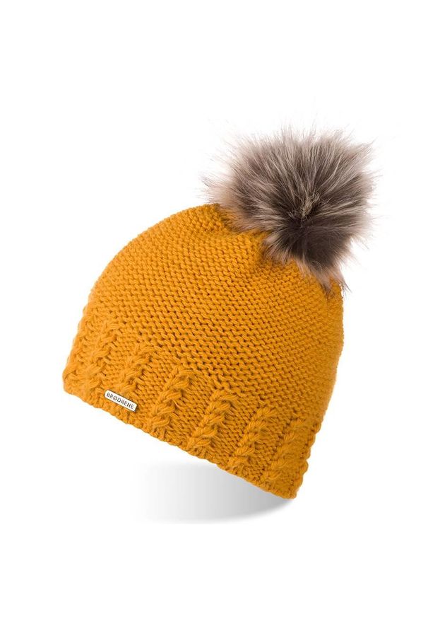 BRODRENE - Czapka zimowa damska z pomponem Brodrene CZ23 żółta. Kolor: żółty. Materiał: materiał. Sezon: zima