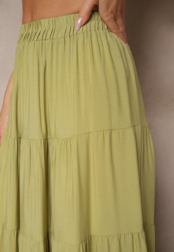Renee - Zielona Spódnica z Bawełny Ozdobiona Falbanami Nevolae. Okazja: na spacer, na co dzień. Kolor: zielony. Materiał: bawełna. Wzór: aplikacja. Styl: elegancki, casual, klasyczny