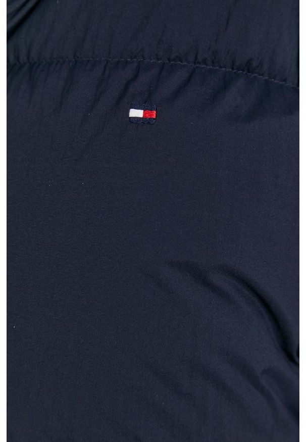 TOMMY HILFIGER - Tommy Hilfiger - Kurtka puchowa. Okazja: na co dzień. Typ kołnierza: kaptur. Kolor: niebieski. Materiał: puch. Wzór: gładki. Styl: casual