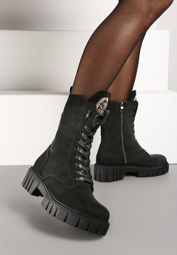 Renee - Czarne Sznurowane Botki w Stylu Workerów na Platformie z Tłoczeniem Ozdobione Cyrkoniami Ravetta. Okazja: na co dzień. Zapięcie: sznurówki. Kolor: czarny. Materiał: jeans, skóra. Wzór: aplikacja. Obcas: na platformie. Styl: casual