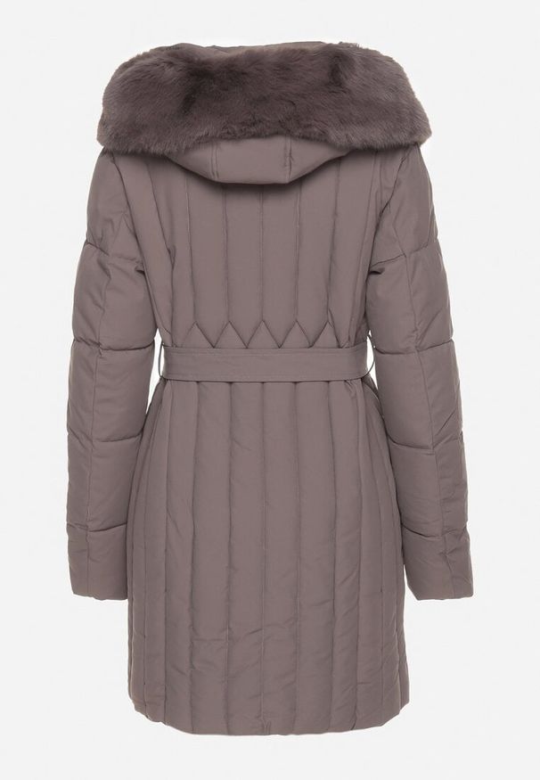 Born2be - Ciemnoszara Kurtka z Pionowymi Pikowanymi Przeszyciami i Kapturem z Futrem Wiązana w Pasie Leoriya. Okazja: na co dzień. Kolor: szary. Materiał: futro. Styl: casual